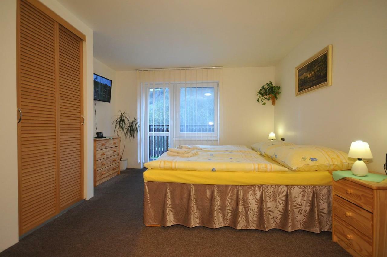 E&Z Eva Hruba Rekreacny Dom Hotel Bystra Bagian luar foto